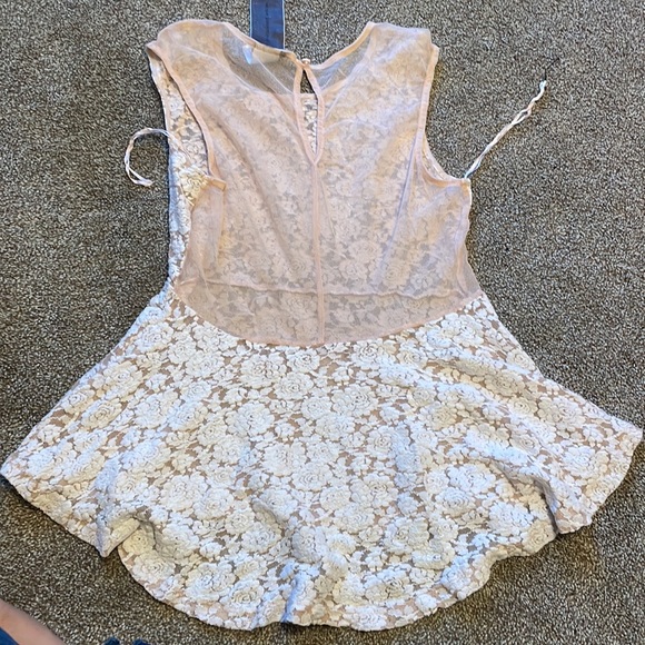 Light pink, floral, Moon Collection shirt - Picture 2 of 2